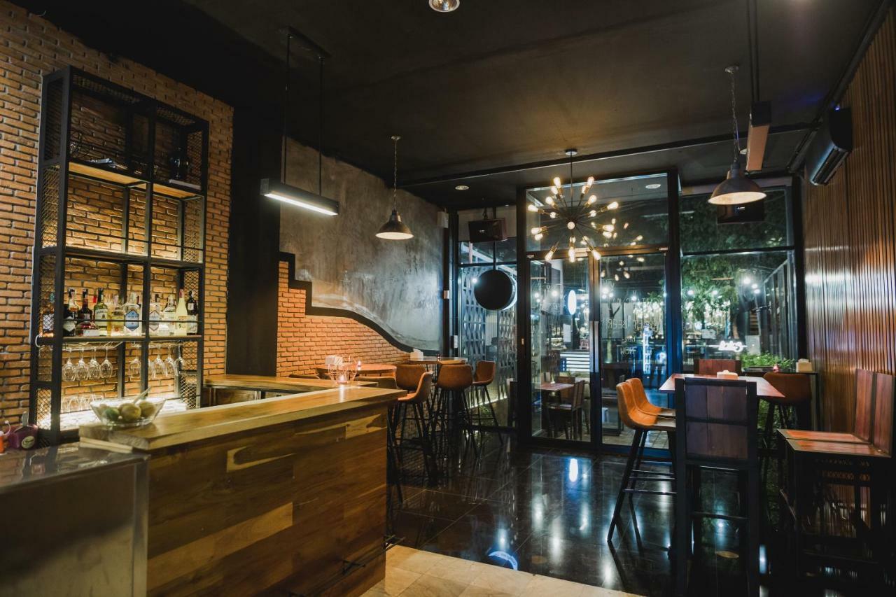 No.9 Hostel & Cafe Chiang Mai Bagian luar foto